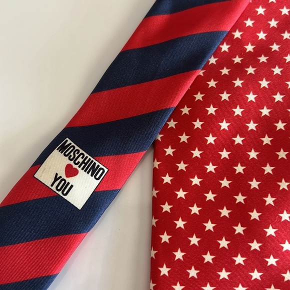 Moschino ❤️ Silk Stars Striped Tie - Picture 2 of 6